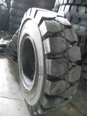 Lốp xe nâng công nghiệp