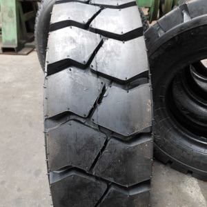 Lốp xe nâng công nghiệp