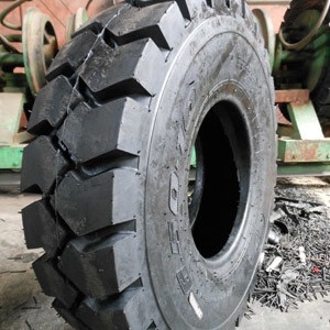 Lốp xe nâng công nghiệp
